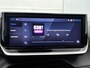 Peugeot 2008 SUV Allure Hybrid 145pk Automaat | Navigatie | Climate Control | Cruise Control | Parkeersensoren v+a | Armsteun | Keyless | Digitaal instrumentenpaneel | Draadloze Apple Carplay / Android Auto | Bluetooth | DAB+ radio | Led koplampen | Donker getint glas | 17" lichtmetalen velgen |
