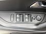 Peugeot 2008 SUV Allure Hybrid 145pk Automaat | Navigatie | Climate Control | Cruise Control | Parkeersensoren v+a | Armsteun | Digitaal instrumentenpaneel | DAB+ radio | Led koplampen | Donker getint glas | 17" lichtmetalen velgen |
