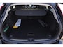 Volvo V60 B4 211PK Automaat Plus Dark / Trekhaak / Panoramadak / Keyless entry / Elektrische achterklep / Stoel - en stuurwielverwarming / BLIS / Adaptieve cruise control / Parkeersensoren met camera
