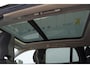 Volvo V60 B4 211PK Automaat Plus Dark / Trekhaak / Panoramadak / Keyless entry / Elektrische achterklep / Stoel - en stuurwielverwarming / BLIS / Adaptieve cruise control / Parkeersensoren met camera