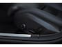 Volvo V60 B4 211PK Automaat Plus Dark / Trekhaak / Panoramadak / Keyless entry / Elektrische achterklep / Stoel - en stuurwielverwarming / BLIS / Adaptieve cruise control / Parkeersensoren met camera