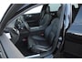 Volvo V60 B4 211PK Automaat Plus Dark / Trekhaak / Panoramadak / Keyless entry / Elektrische achterklep / Stoel - en stuurwielverwarming / BLIS / Adaptieve cruise control / Parkeersensoren met camera