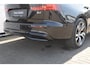 Volvo V60 B4 211PK Automaat Plus Dark / Trekhaak / Panoramadak / Keyless entry / Elektrische achterklep / Stoel - en stuurwielverwarming / BLIS / Adaptieve cruise control / Parkeersensoren met camera