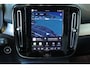Volvo XC40 B4 Plus Dark | Elektrisch Verstelbare Voorstoelen | Stoel + Stuurverwarming | Pilot Assist | Google Infotainment | Dodehoekwaarschuwing | Semi-Elektrische Trekhaak |