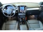Volvo XC40 B4 Plus Dark | Elektrisch Verstelbare Voorstoelen | Stoel + Stuurverwarming | Pilot Assist | Google Infotainment | Dodehoekwaarschuwing | Semi-Elektrische Trekhaak |