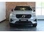 Volvo XC40 B4 Plus Dark | Elektrisch Verstelbare Voorstoelen | Stoel + Stuurverwarming | Pilot Assist | Google Infotainment | Dodehoekwaarschuwing | Semi-Elektrische Trekhaak |