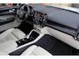 Volvo XC40 T5 Recharge Ultimate Dark | Stoelverwarming | 360° Camera | Pilot Assist | BLIS | H/K | Leder | Keyless