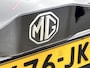 MG MG4 Electric Luxury 64 kWh | NL auto | Trekhaak | 360 camera | dodehoek detectie | Elektrische bestuurdersstoel | Navigatie | Apple CarPlay/Android Auto | Cruise Control | Keyless Entry/Start |