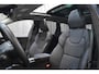 Volvo XC60 T6 350PK AWD Ultra Dark | Luchvering | Trekhaak | Schuifdak