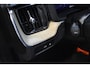 Volvo XC60 T6 350PK AWD Ultra Dark | Luchvering | Trekhaak | Schuifdak