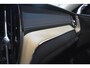Volvo XC60 T6 350PK AWD Ultra Dark | Luchvering | Trekhaak | Schuifdak
