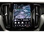 Volvo XC60 B4 Ultimate Bright | STOELVERWARMING | DAB | DRAADLOZE LADER | CAMERA | TREKHAAK | 19"