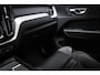 Volvo XC60 B4 Ultimate Bright | STOELVERWARMING | DAB | DRAADLOZE LADER | CAMERA | TREKHAAK | 19"