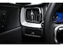 Volvo XC60 B4 Ultimate Bright | STOELVERWARMING | DAB | DRAADLOZE LADER | CAMERA | TREKHAAK | 19"