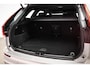 Volvo XC60 B4 Ultimate Bright | STOELVERWARMING | DAB | DRAADLOZE LADER | CAMERA | TREKHAAK | 19"