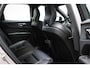 Volvo XC60 B4 Ultimate Bright | STOELVERWARMING | DAB | DRAADLOZE LADER | CAMERA | TREKHAAK | 19"