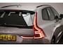 Volvo XC60 B4 Ultimate Bright | STOELVERWARMING | DAB | DRAADLOZE LADER | CAMERA | TREKHAAK | 19"