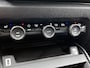 Citroën E-C4 Shine 50 kWh 136pk | Accu 92% | Navigatie | Panoramisch schuif-kanteldak | Achteruitrijcamera | Lederen comfortstoel elektrisch+verwarmd+massage | Climate Control | Adaptieve Cruise Control | Full Led koplampen | Head-up display | Parkeersensoren v+a | Keyless | Dodehoeksensor | Apple Carplay / Android Auto | Bluetooth | DAB+ radio | Donker getint glas | 18" lichtmetalen velgen |