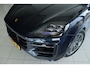 Porsche Cayenne 3.0 E-Hybrid "OP AFSPRAAK" | SportDesign | Sportchrono | Passenger display | Stoelventilatie | Schuifdak | 360 Camera | Sportuitlaat | 4-Zone Climate | MATRIX | Carplay | Navi | Memory | Bose Audio