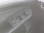 Volkswagen Golf 1.5 eTSI 130PK DSG Life / Panoramadak / Trekhaak / Digital Cockpit Pro / App Connect / 17'' LMV / VW