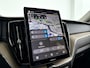 Volvo XC60 T6 Plug-in hybrid AWD Ultra Dark | Panoramadak | 360° camera | Luchtvering | Head-up display | Harman Kardon | Stoel- en stuurverwarming | Trekhaak