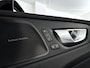 Volvo XC60 T6 Plug-in hybrid AWD Ultra Dark | Panoramadak | 360° camera | Luchtvering | Head-up display | Harman Kardon | Stoel- en stuurverwarming | Trekhaak