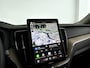 Volvo XC60 T6 Plug-in hybrid AWD Ultra Dark | Panoramadak | 360° camera | Luchtvering | Head-up display | Harman Kardon | Stoel- en stuurverwarming | Trekhaak