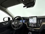 Volvo XC60 T6 Plug-in hybrid AWD Ultra Dark | Panoramadak | 360° camera | Luchtvering | Head-up display | Harman Kardon | Stoel- en stuurverwarming | Trekhaak