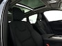 Volvo XC60 T6 Plug-in hybrid AWD Ultra Dark | Panoramadak | 360° camera | Luchtvering | Head-up display | Harman Kardon | Stoel- en stuurverwarming | Trekhaak