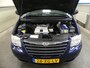 Chrysler Voyager 2.4i - Rolstoel Auto - Uitdraaiende bijrijdersstoel