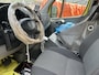 Mercedes-Benz Sprinter Ambulance 319CDI zonder motor met auto bak