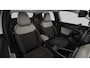 Fiat 600 600e La Prima | 10,25" touchscreen radio met Bluetooth, DAB & USB | Automatische airconditioning | Extra getint glas achter
