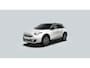 Fiat 600 600e La Prima | 10,25" touchscreen radio met Bluetooth, DAB & USB | Automatische airconditioning | Extra getint glas achter