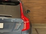 Volvo XC90 2.0 T8 Recharge AWD Ultra Dark 7p|Luchtvering|Trekhaak|Pano| H/K Sound | Massage | Winter Pakket | Driver Assist | HuD