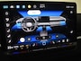 Volkswagen T-Roc Life First Edition | 'App-Connect' draadloze smartphone integratie | Automatische afstandsregeling (Adaptive Cruise Control) | Buitenspiegels elektrisch instel-, verwarm- en inklapbaar