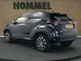 Toyota Yaris Cross 1.5 Hybrid 130 Dynamic DEMO VOERTUIG - DODEHOEKDETECTIE - VOORSTOELEN VERWARMD - STUURVERWARMING - VOORRUITVERWARMING - PARKEERSENSOREN VOOR EN ACHTER - KEYLESS ENTRY/START - ACHTERUITRIJCAMERA - ADAPTIEVE CRUISE CONTROL - GETINT GLAS ACHTER