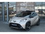 Toyota Aygo X 1.0 VVT-i MT Premium | JBL Audio met 4 speaker en subwoofer | Toyota Smart Connect® Services** | Stoelverwarming, beide voorstoelen | Smart Entry | Stoelbekleding, deels leer ‘design Premium’ met ‘G
