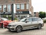 BMW 3-Serie Touring 330e xDrive High Exe M-Sport PANO HUD CAMERA MEMORY M-SPORT STOELEN OXIDGRAU BOMVOL!!