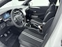 Opel Corsa 1.2 GS | Navigatie | Climate control | Extra getint glas achter | Lichtmetalen velgen |