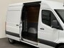 Mercedes-Benz Sprinter L2H2 Automaat Navigatie Airco Camera Trekhaak 3Zits DAB