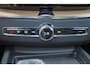 Volvo XC60 T6 Recharge AWD Plus Dark - Panorama/schuifdak - IntelliSafe Assist & Surround - 360º Camera - Harman/Kardon audio - Verwarmde voorstoelen, stuur & achterbank - Parkeersensoren voor & achter - Elektr. bedienb. voorstoelen met geheugen - Head up display - Draadloze tel. lader - Inklapbare trekhaak - 19' LMV