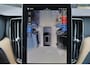 Volvo XC60 T6 Recharge AWD Plus Dark - Panorama/schuifdak - IntelliSafe Assist & Surround - 360º Camera - Harman/Kardon audio - Verwarmde voorstoelen, stuur & achterbank - Parkeersensoren voor & achter - Elektr. bedienb. voorstoelen met geheugen - Head up display - Draadloze tel. lader - Inklapbare trekhaak - 19' LMV