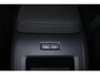 Volvo XC60 T6 Recharge AWD Plus Dark - Panorama/schuifdak - IntelliSafe Assist & Surround - 360º Camera - Harman/Kardon audio - Verwarmde voorstoelen, stuur & achterbank - Parkeersensoren voor & achter - Elektr. bedienb. voorstoelen met geheugen - Head up display - Draadloze tel. lader - Inklapbare trekhaak - 19' LMV