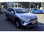 Toyota RAV4 2.5 HYBRID AWD DYNAMIC ANDROID/APPLE STOEL/VOORRUITVERW. LM-VELGEN P-SENSOREN CAMERA AD-CRUISE