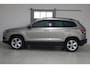 Skoda Karoq 1.0 TSI Ambition PDC Achter,Airco,DAB+,Apple Carplay voorbereiding,Bluetooth,Stoelverwarming,Cruise Control,USB
