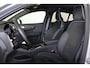 Volvo C40 Single Motor Extended Range Ultimate 82 kWh - Panoramadak - IntelliSafe Assist & Surround - 360º Camera - Harman Kardon audio - Adaptieve LED koplampen - Verwarmde voorstoelen & stuur - Parkeersensoren voor & achter - Elektr. bedienb. voorstoelen met geheugen links - Warmtepomp - Draadloze tel. lader - Extra getint glas - 20' LMV