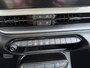 Fiat 600 600e La Prima | 10,25" touchscreen radio met Bluetooth, DAB & USB | Automatische airconditioning | Extra getint glas achter