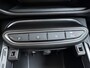 Fiat 600 600e La Prima | 10,25" touchscreen radio met Bluetooth, DAB & USB | Automatische airconditioning | Extra getint glas achter