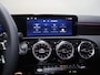 Mercedes-Benz A-klasse 250 e Business Solution AMG | Panoramaschuifdak | Premium Plus | 19”AMG-velgen | Head-up display | Dodehoekassistent |