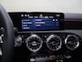 Mercedes-Benz A-klasse 250 e Business Solution AMG | Panoramaschuifdak | Premium Plus | 19”AMG-velgen | Head-up display | Dodehoekassistent |